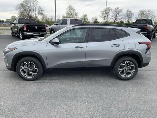 Sterling Gray Metallic 2025 Chevrolet Trax LT