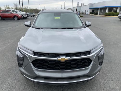 Sterling Gray Metallic 2025 Chevrolet Trax LT