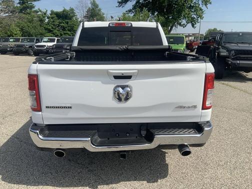 Bright White Clearcoat 2022 RAM 1500 Big Horn/Lone Star