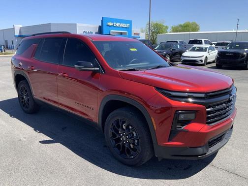 Radiant Red Tintcoat 2025 Chevrolet Traverse LT