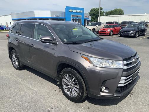 Predawn Gray Mica 2019 Toyota Highlander XLE