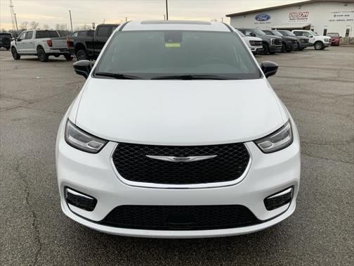2025 Chrysler Pacifica L
