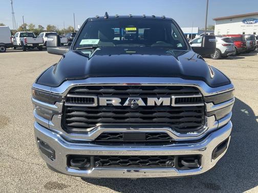 2025 RAM 3500 Big Horn Crew Cab 4x4 8' Box