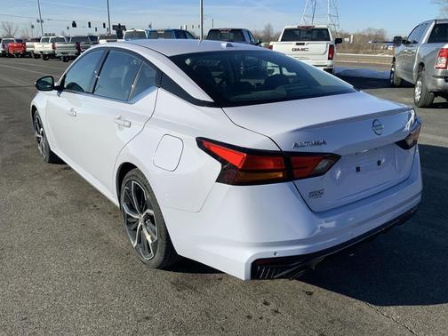 2024 Nissan Altima SR FWD