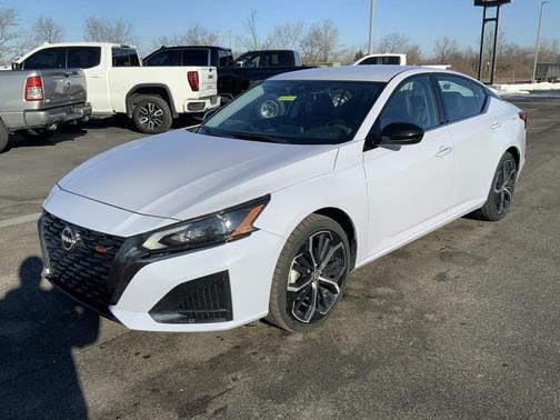 2024 Nissan Altima SR FWD