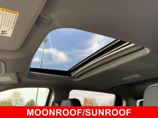 Summit White 2025 Chevrolet Silverado 1500 RST