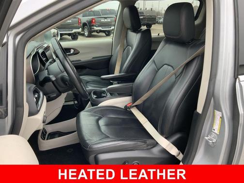 2018 Chrysler Pacifica Touring-L