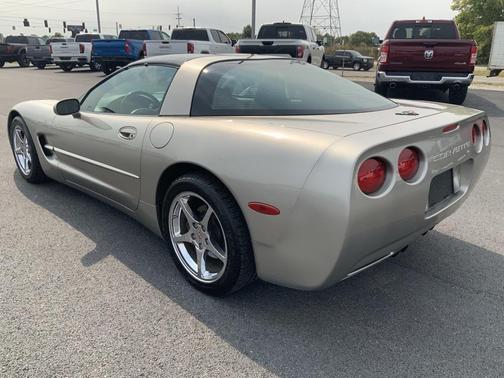 2000 Chevrolet Corvette Base