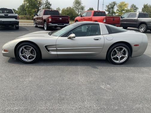 2000 Chevrolet Corvette Base