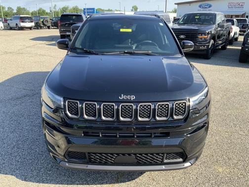 Diamond Black Crystal Pearlcoat 2023 Jeep Compass High Altitude