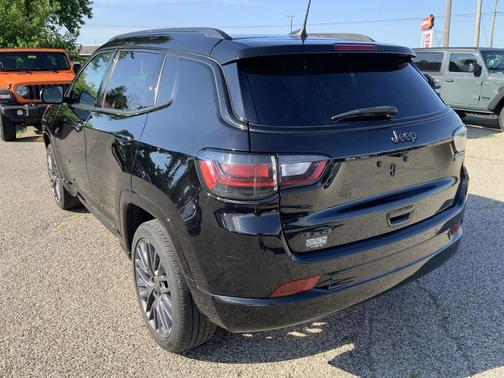 Diamond Black Crystal Pearlcoat 2023 Jeep Compass High Altitude