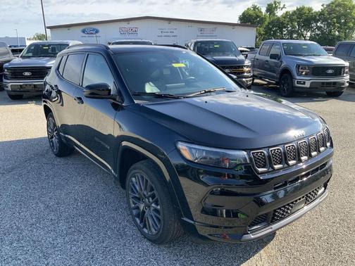 Diamond Black Crystal Pearlcoat 2023 Jeep Compass High Altitude