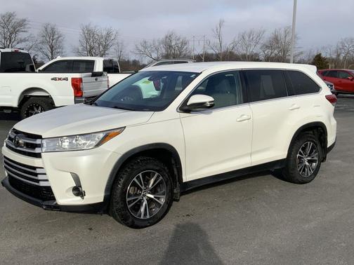 2019 Toyota Highlander LE