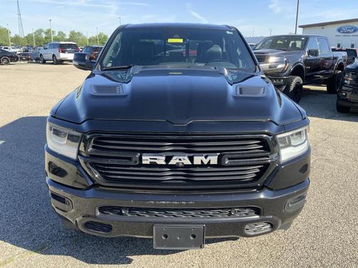 Diamond Black Crystal Pearlcoat 2022 RAM 1500 Laramie