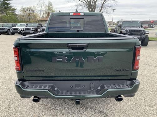 Serrano Green Metallic 2026 RAM 1500 Big Horn/Lone Star