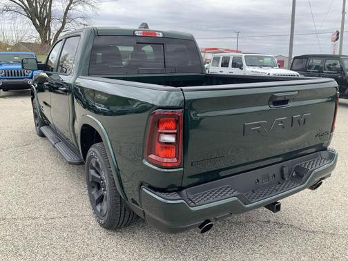 Serrano Green Metallic 2026 RAM 1500 Big Horn/Lone Star