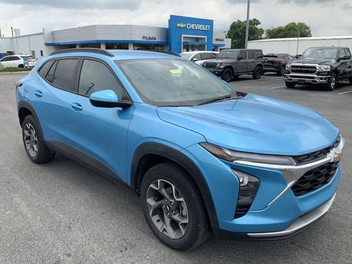 Marina Blue Metallic 2025 Chevrolet Trax LT
