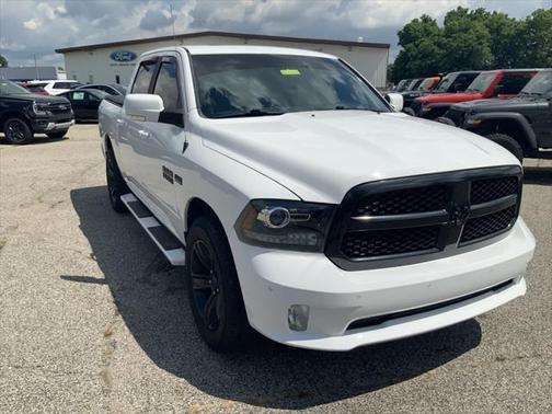 2018 RAM 1500 Night Crew Cab 4x4 5'7' Box
