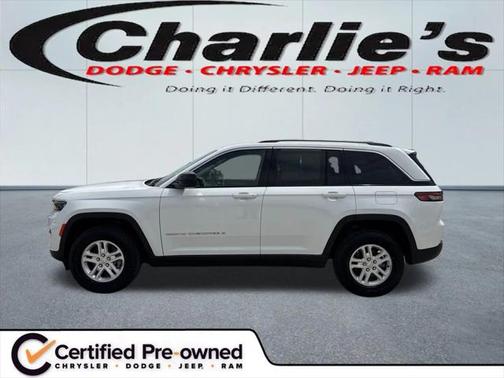 2022 Jeep Grand Cherokee Laredo 4x4