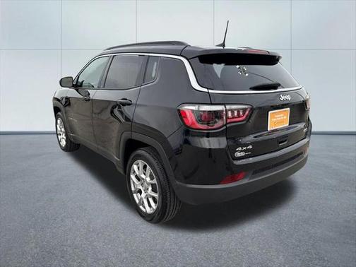 2022 Jeep Compass Latitude Lux 4x4