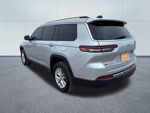 2021 Jeep Grand Cherokee L Laredo 4x4