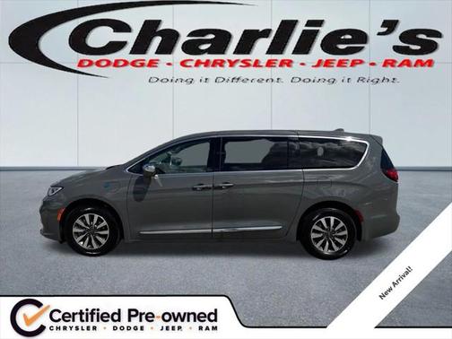 2022 Chrysler Pacifica Hybrid Limited