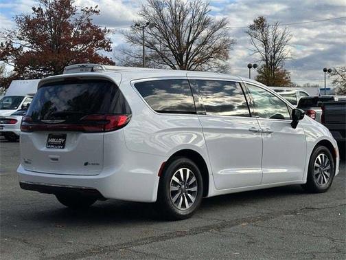 2024 Chrysler Pacifica Hybrid Select