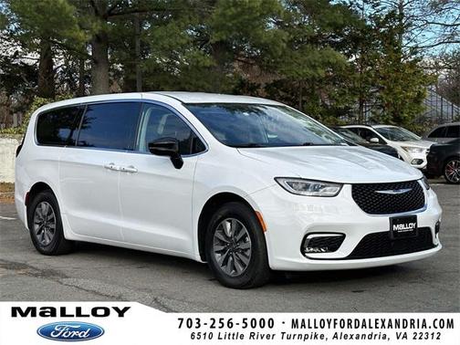 2024 Chrysler Pacifica Hybrid Select