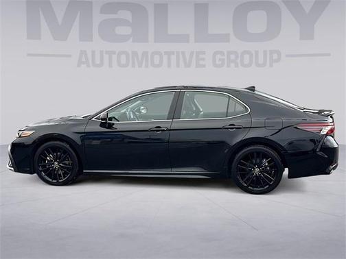 2022 Toyota Camry Hybrid XSE