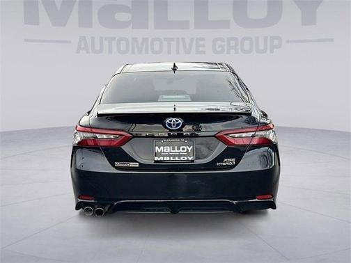 2022 Toyota Camry Hybrid XSE