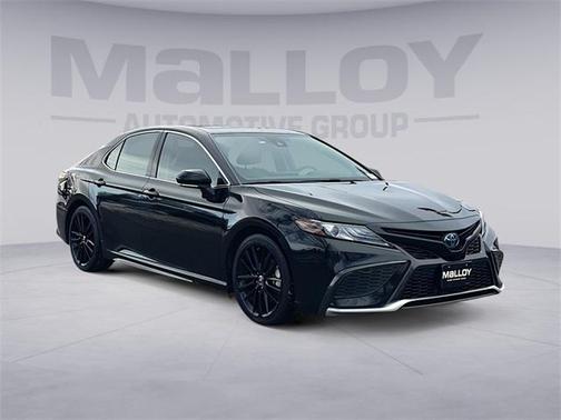 2022 Toyota Camry Hybrid XSE