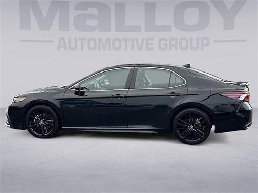 2022 Toyota Camry Hybrid XSE