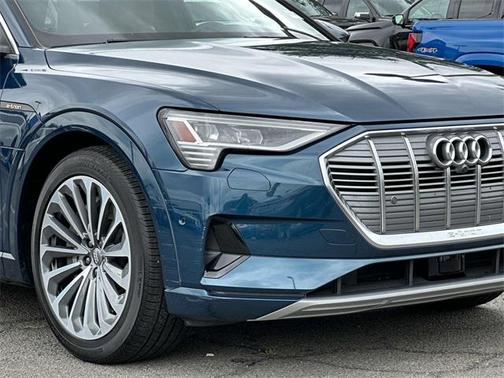 2019 Audi e-tron Prestige