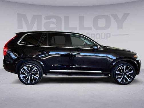 Onyx Black Metallic 2023 Volvo XC90 B6 PLUS 7-SEATER