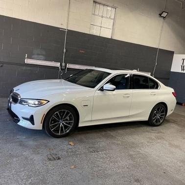 2022 BMW 330e xDrive