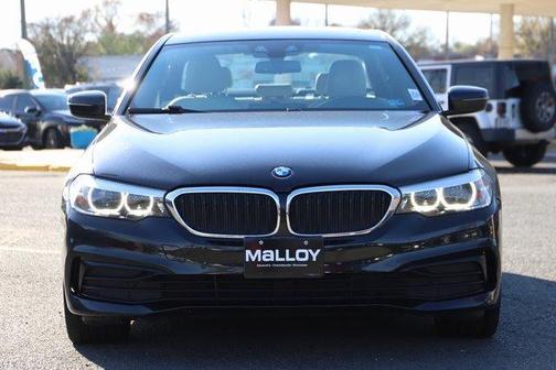 Photo 2 of 43 of 2019 BMW 530 i