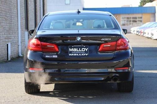 Photo 5 of 43 of 2019 BMW 530 i