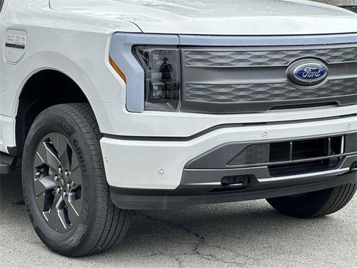 2023 Ford F-150 Lightning LARIAT