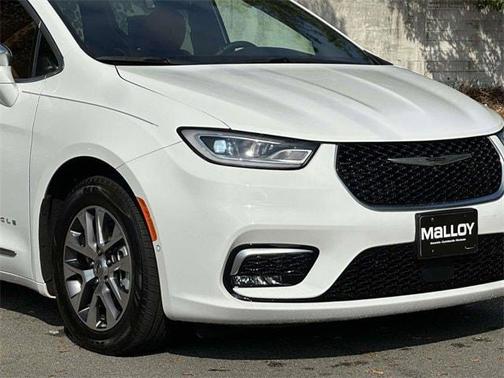 2024 Chrysler Pacifica Hybrid Pinnacle