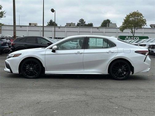 2022 Toyota Camry Hybrid XSE