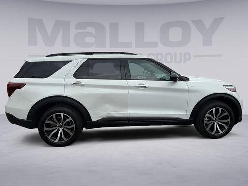Star White 2023 Ford Explorer ST-Line