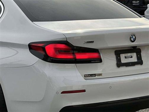 2022 BMW 530 i xDrive