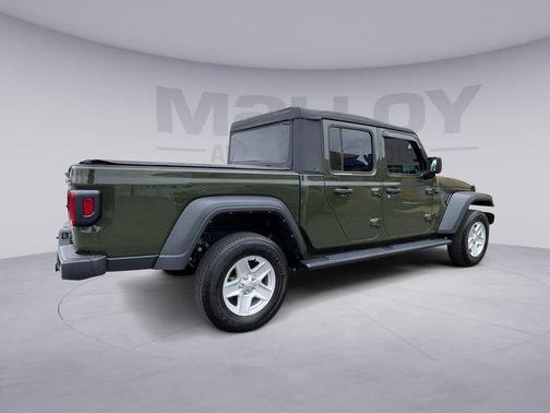 Sarge Green Clearcoat 2023 Jeep Gladiator Sport