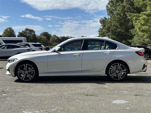 2022 BMW 330 i xDrive