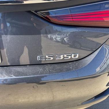 2022 Lexus ES 350 Base