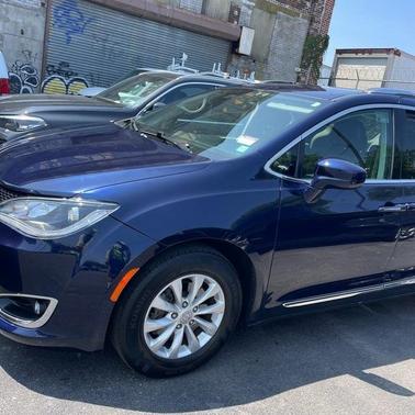 2019 Chrysler Pacifica Touring-L