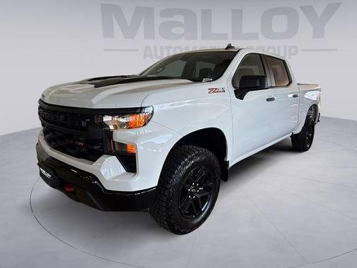 Summit White 2025 Chevrolet Silverado 1500 Custom Trail Boss