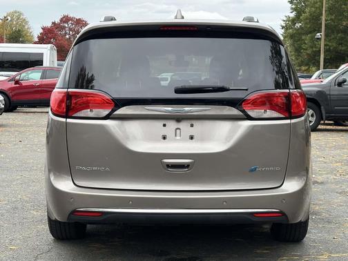 2018 Chrysler Pacifica Hybrid Touring L