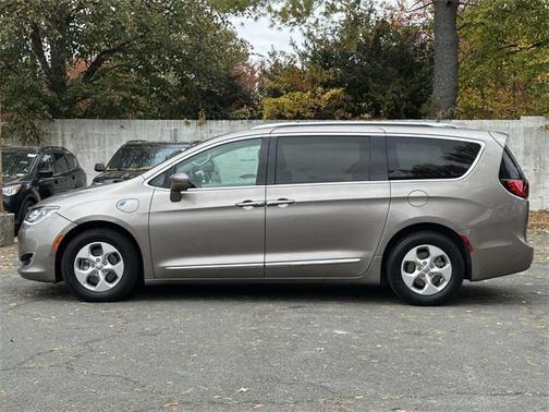 2018 Chrysler Pacifica Hybrid Touring L