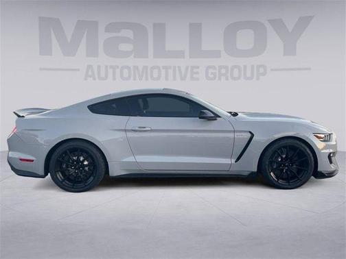2017 Ford Shelby GT350 Base